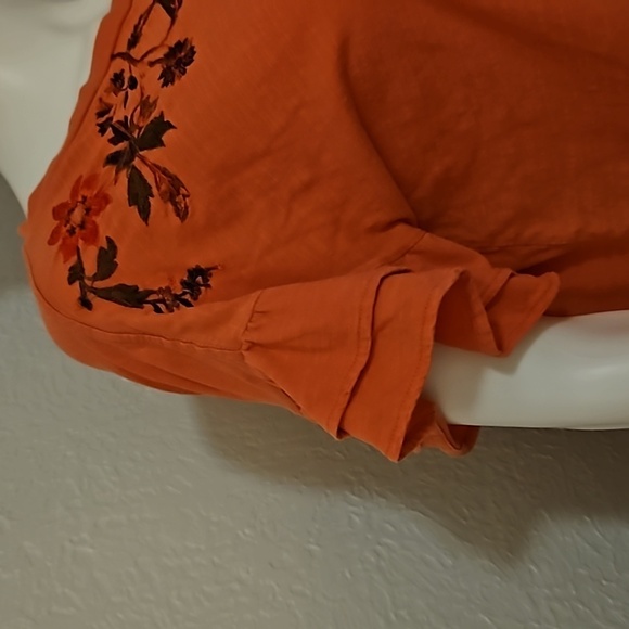 SUNDANCE Salmon Floral Embroidered Short Bell Sleeve Jersey Knit Top - Picture 4 of 10